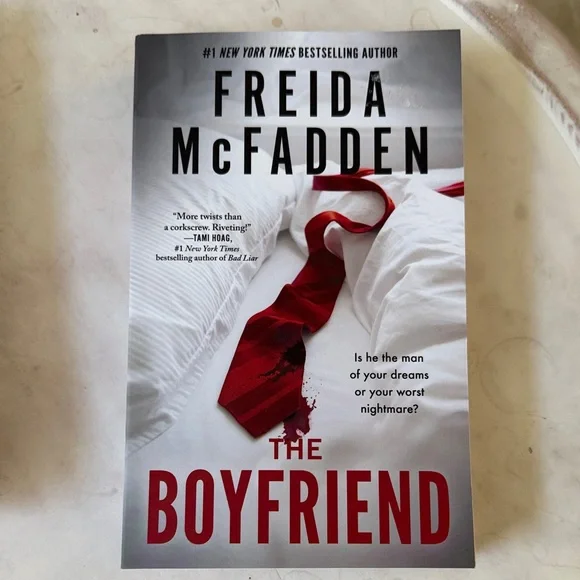 The Boyfriend by Freida Mcfadden - Picture 1 of 5